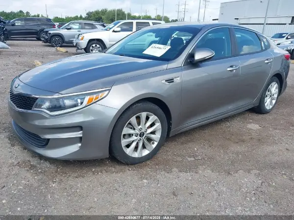 5XXGT4L36HG131804 2017 KIA OPTIMA - Image 2