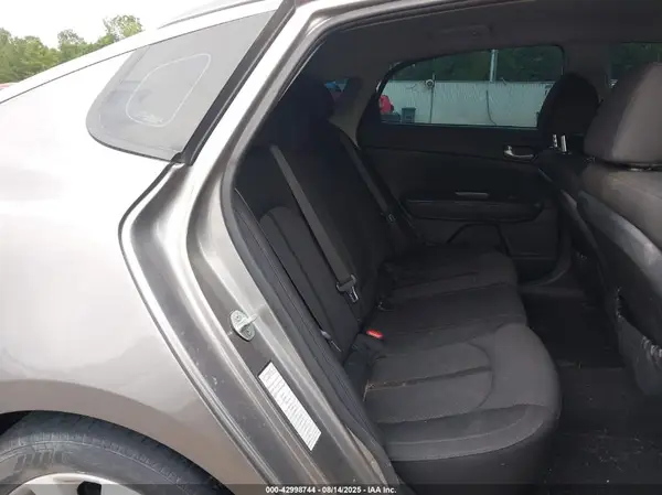 5XXGT4L36HG132225 2017 KIA OPTIMA - Image 8