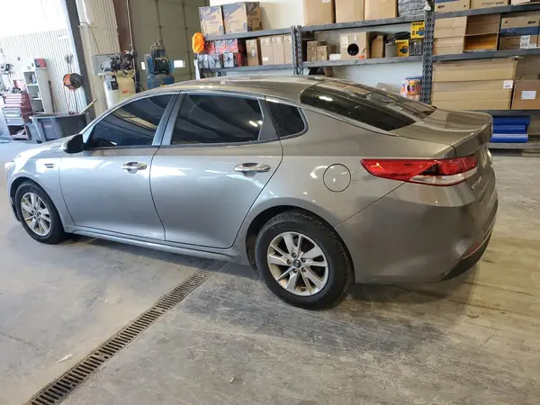 5XXGT4L36HG134377 2017 KIA OPTIMA - Image 2