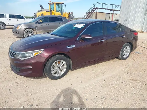 5XXGT4L36HG136467 2017 KIA OPTIMA - Image 2
