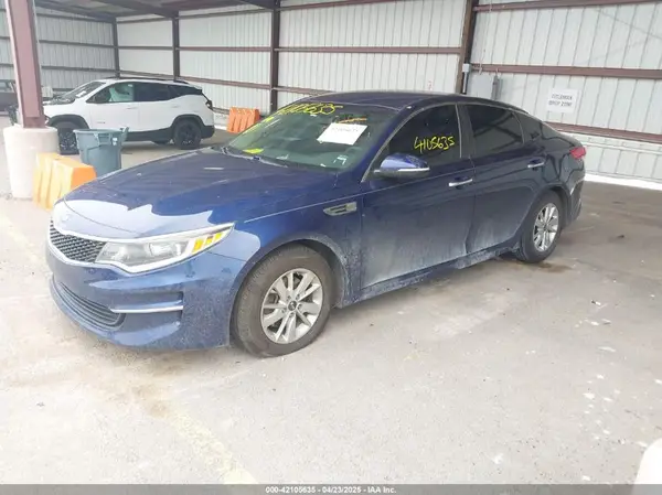 5XXGT4L36HG137117 2017 KIA OPTIMA - Image 2