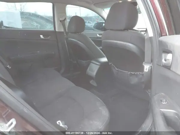 5XXGT4L36HG140647 2017 KIA OPTIMA - Image 8