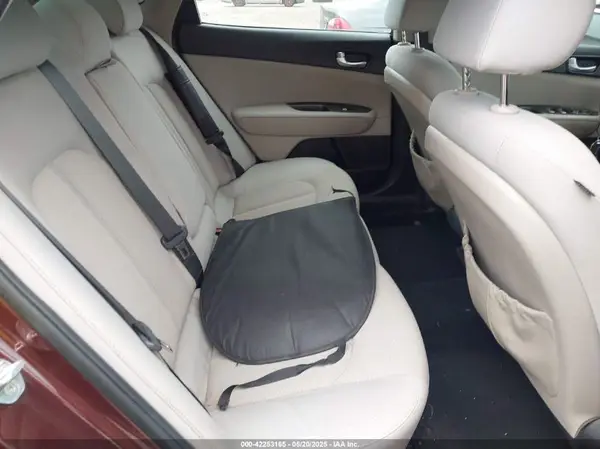 5XXGT4L36HG145315 2017 KIA OPTIMA - Image 8