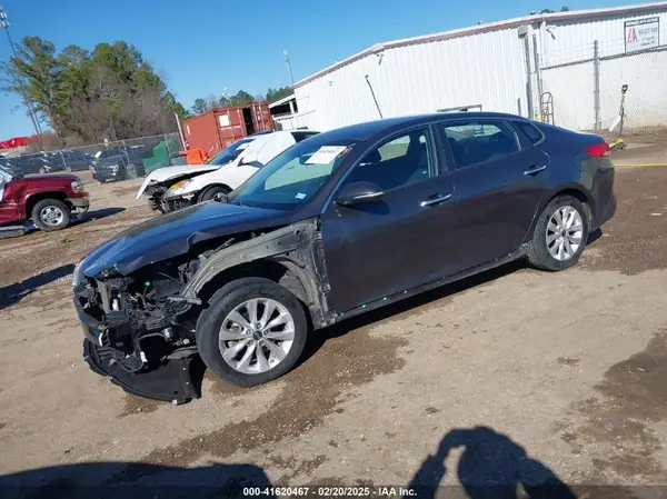 5XXGT4L36HG147906 2017 KIA OPTIMA - Image 2