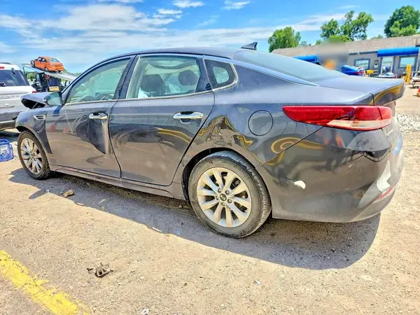 5XXGT4L36HG147923 2017 KIA OPTIMA - Image 2