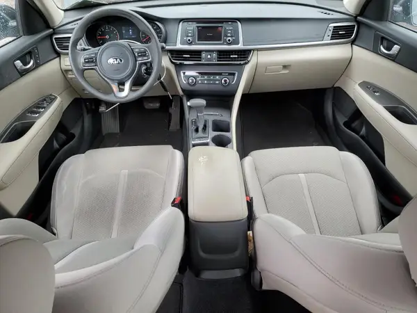 5XXGT4L36HG147999 2017 KIA OPTIMA - Image 8