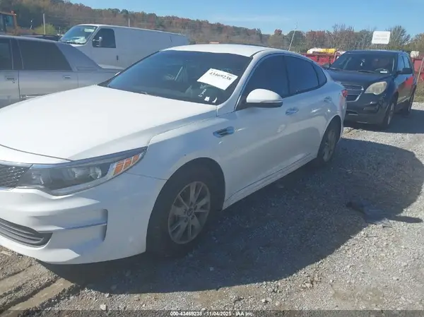 5XXGT4L36HG157299 2017 KIA OPTIMA - Image 2
