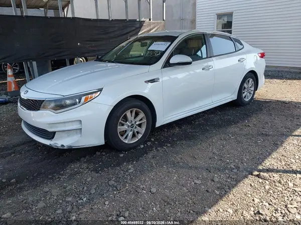5XXGT4L36HG160784 2017 KIA OPTIMA - Image 2