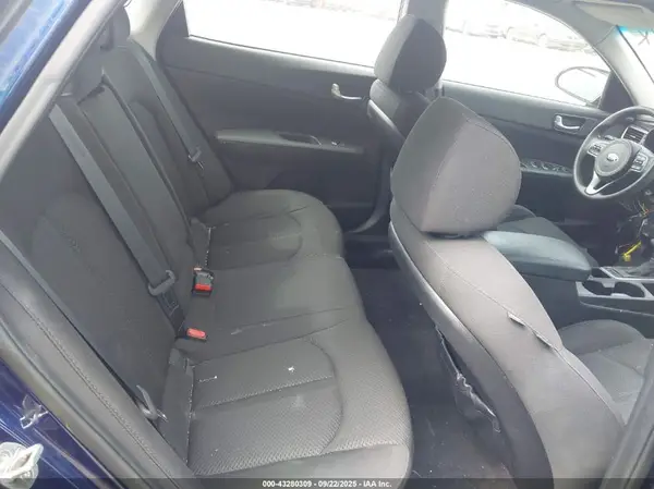 5XXGT4L36HG162681 2017 KIA OPTIMA - Image 8