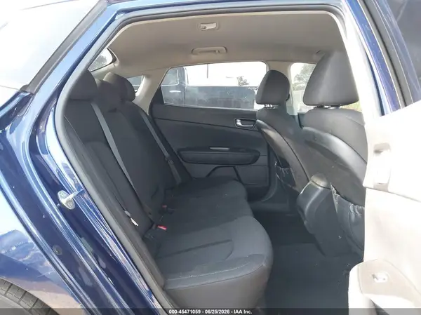 5XXGT4L36HG162955 2017 KIA OPTIMA - Image 8