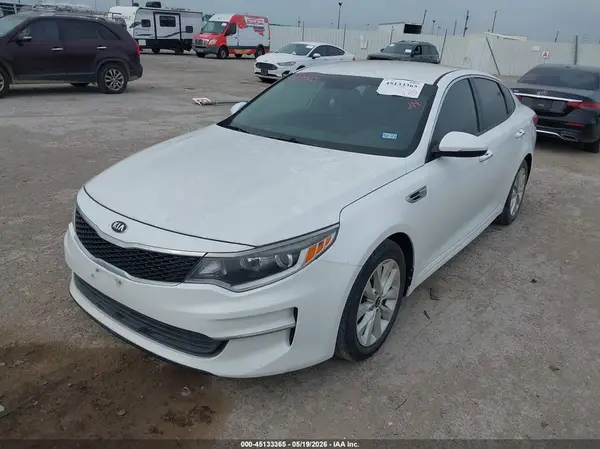 5XXGT4L36HG163636 2017 KIA OPTIMA - Image 2