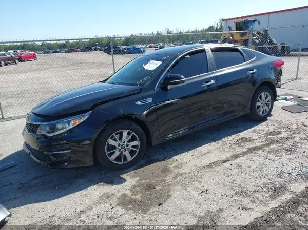5XXGT4L36HG164592 2017 KIA OPTIMA - Image 2