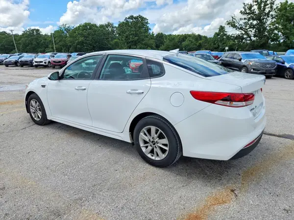 5XXGT4L36HG169369 2017 KIA OPTIMA - Image 2