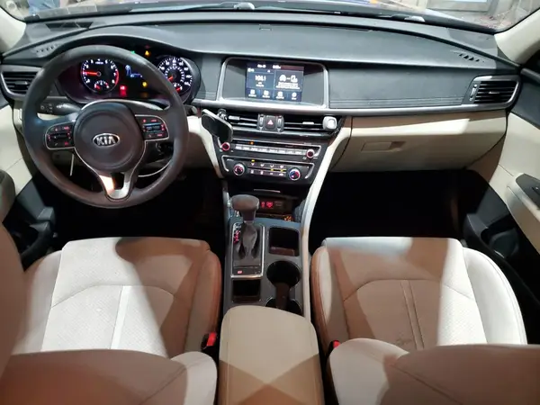 5XXGT4L36HG173275 2017 KIA OPTIMA - Image 8