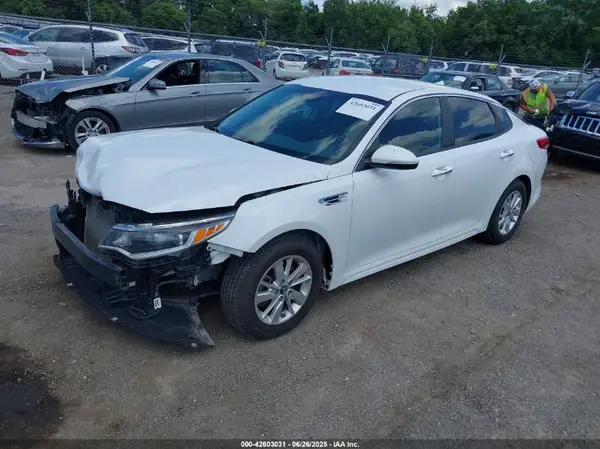 5XXGT4L36JG179437 2018 KIA OPTIMA - Image 2