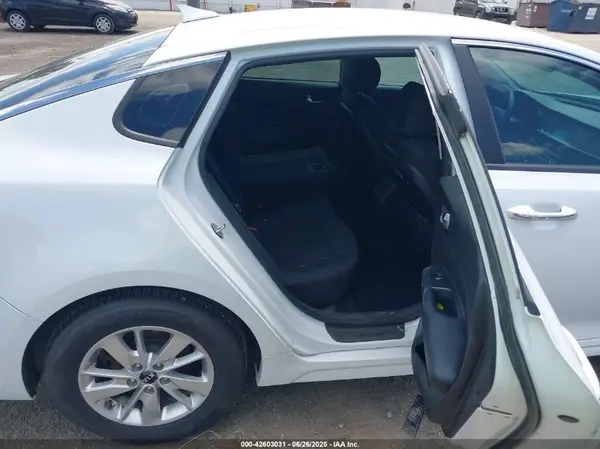 5XXGT4L36JG179437 2018 KIA OPTIMA - Image 8