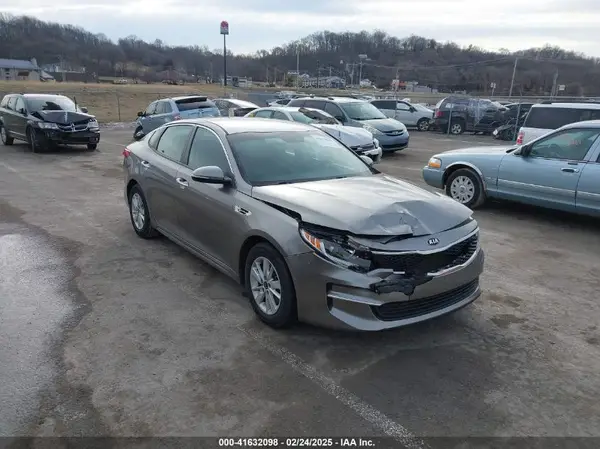 5XXGT4L36JG182175 2018 KIA OPTIMA - Image 1