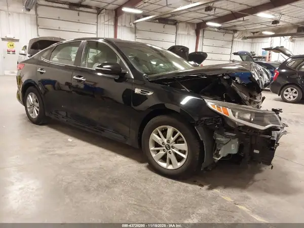 5XXGT4L36JG182273 2018 KIA OPTIMA - Image 1