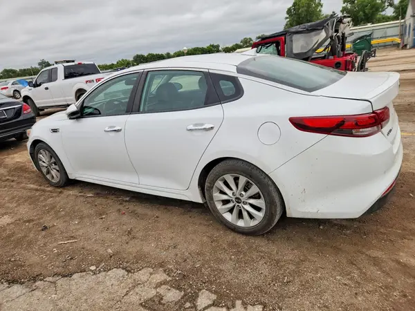 5XXGT4L36JG183259 2018 KIA OPTIMA - Image 2