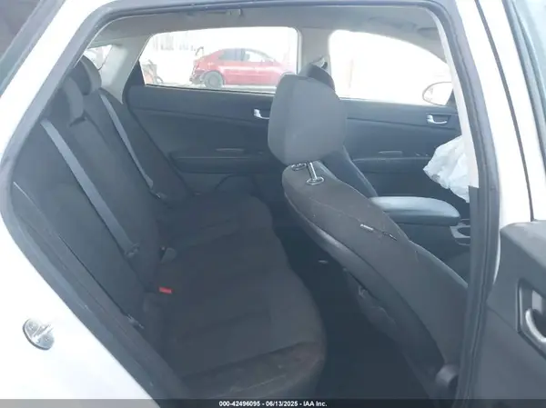 5XXGT4L36JG185271 2018 KIA OPTIMA - Image 8