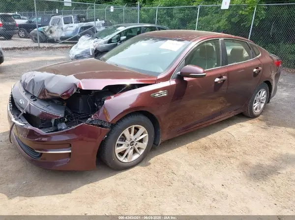5XXGT4L36JG185545 2018 KIA OPTIMA - Image 2