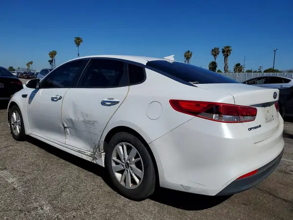 5XXGT4L36JG185920 2018 KIA OPTIMA - Image 2