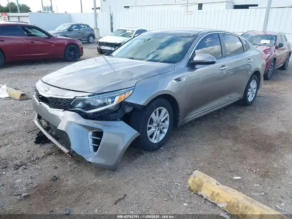 5XXGT4L36JG185948 2018 KIA OPTIMA - Image 2