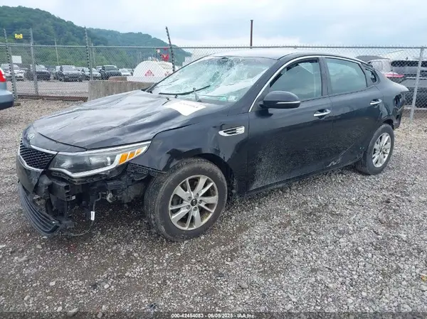 5XXGT4L36JG186114 2018 KIA OPTIMA - Image 2