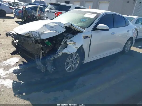 5XXGT4L36JG189191 2018 KIA OPTIMA - Image 2