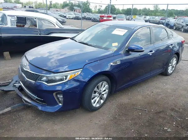 5XXGT4L36JG191877 2018 KIA OPTIMA - Image 2