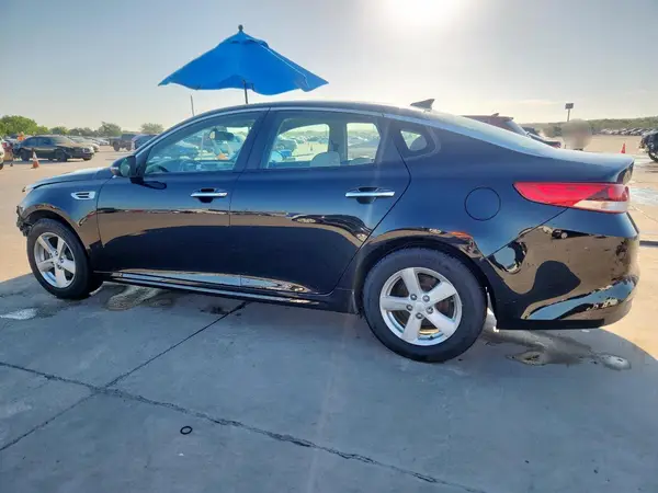 5XXGT4L36JG192351 2018 KIA OPTIMA - Image 2