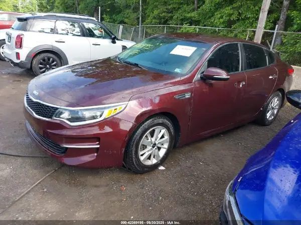 5XXGT4L36JG195654 2018 KIA OPTIMA - Image 2