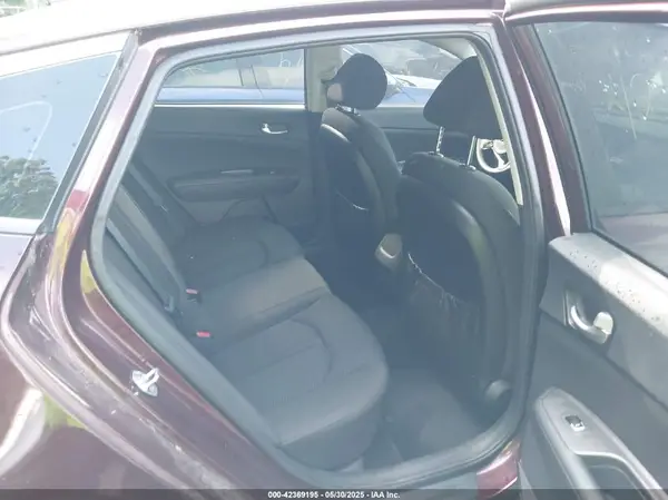 5XXGT4L36JG195654 2018 KIA OPTIMA - Image 8