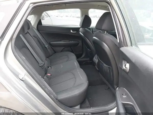 5XXGT4L36JG197386 2018 KIA OPTIMA - Image 8