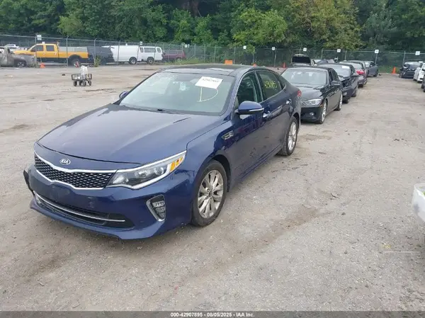 5XXGT4L36JG202523 2018 KIA OPTIMA - Image 2