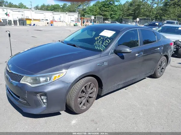 5XXGT4L36JG202568 2018 KIA OPTIMA - Image 2