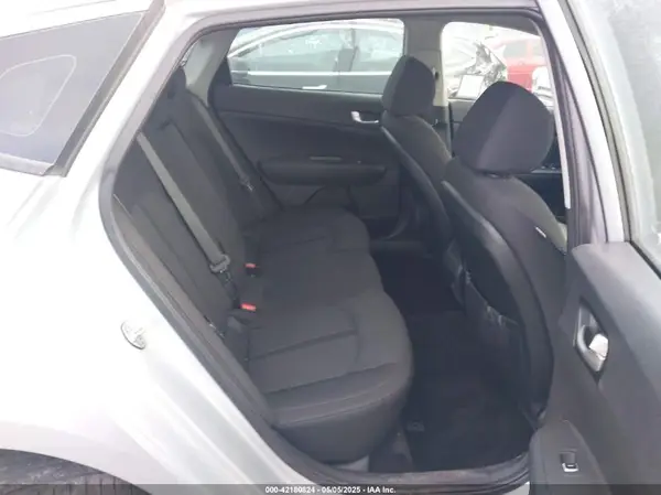 5XXGT4L36JG203915 2018 KIA OPTIMA - Image 8