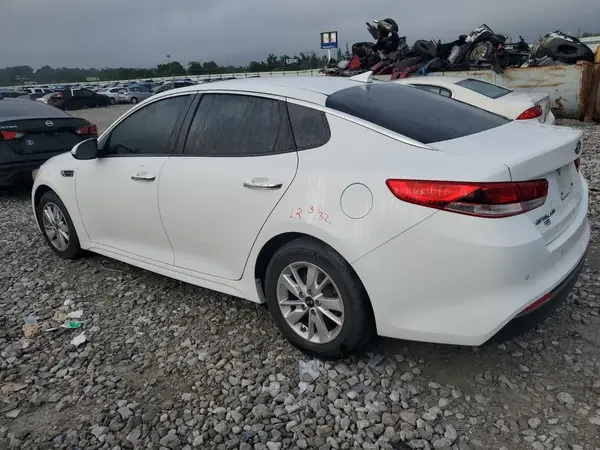 5XXGT4L36JG207902 2018 KIA OPTIMA - Image 2