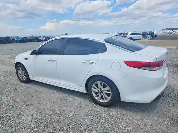 5XXGT4L36JG208760 2018 KIA OPTIMA - Image 2