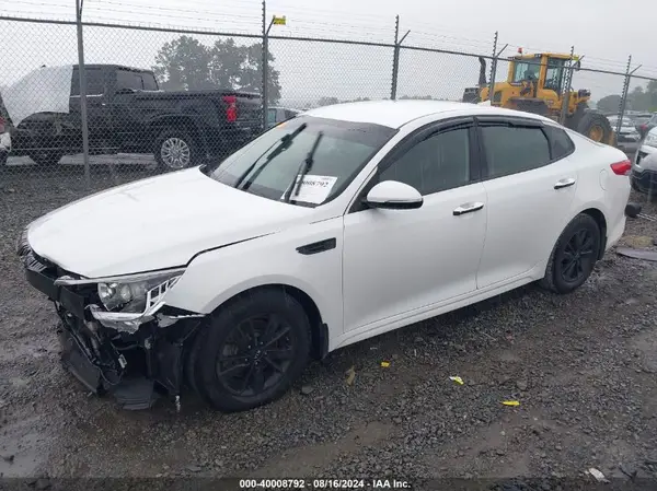 5XXGT4L36JG209780 2018 KIA OPTIMA - Image 2
