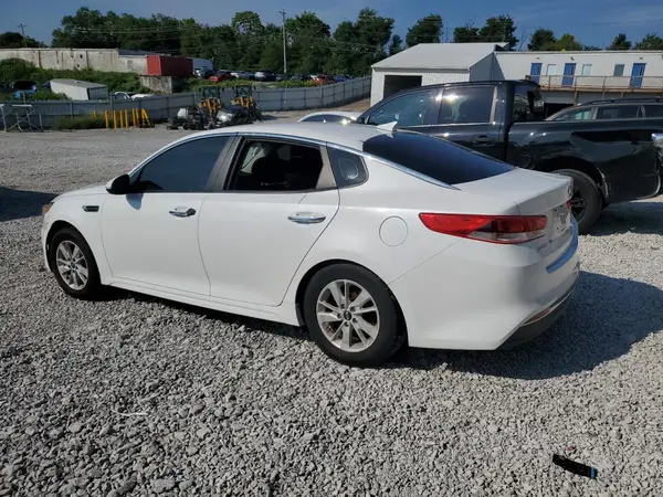5XXGT4L36JG210766 2018 KIA OPTIMA - Image 2