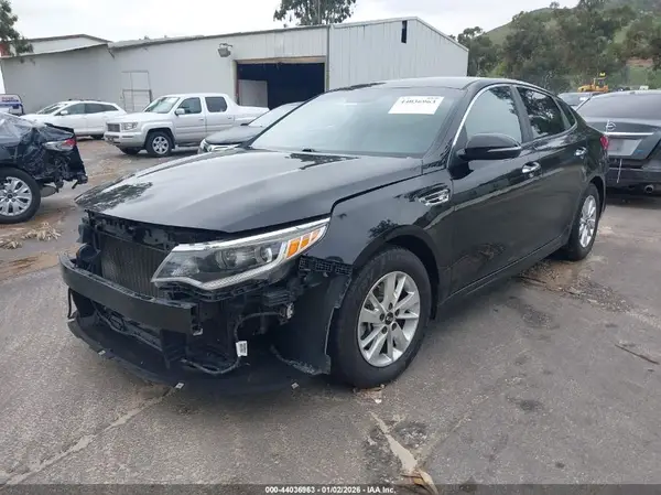 5XXGT4L36JG210850 2018 KIA OPTIMA - Image 2