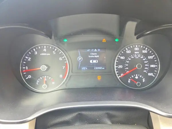 5XXGT4L36JG210850 2018 KIA OPTIMA - Image 8