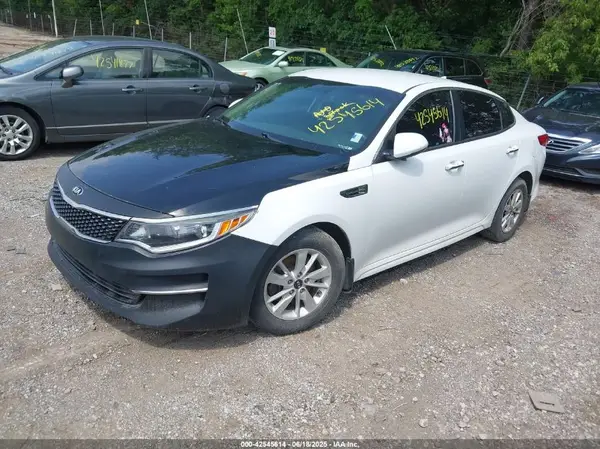 5XXGT4L36JG210914 2018 KIA OPTIMA - Image 2