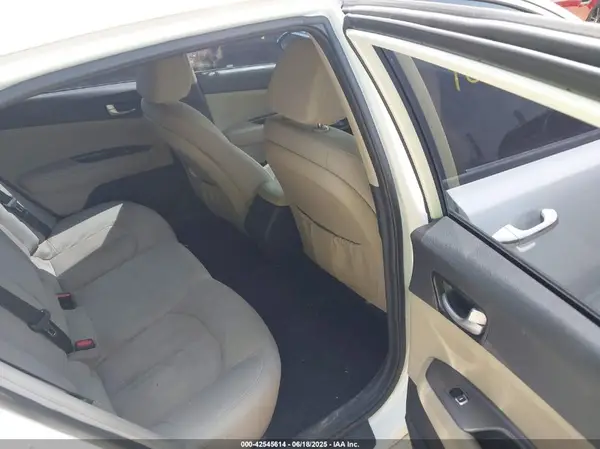 5XXGT4L36JG210914 2018 KIA OPTIMA - Image 8