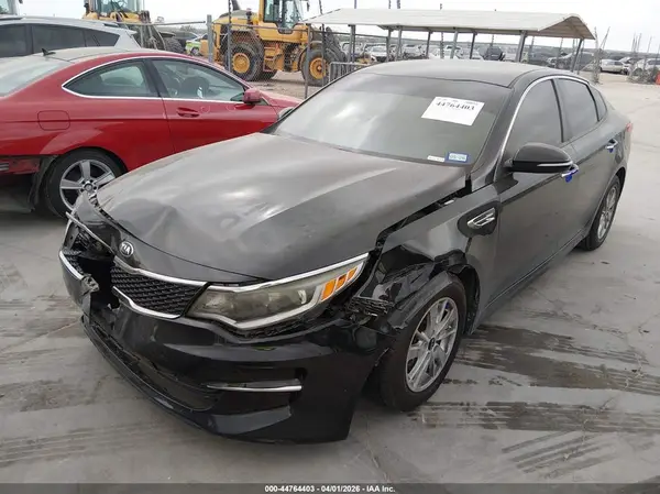 5XXGT4L36JG211318 2018 KIA OPTIMA - Image 2