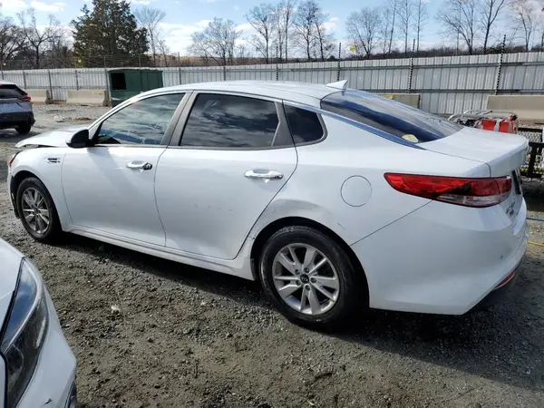 5XXGT4L36JG213229 2018 KIA OPTIMA - Image 2