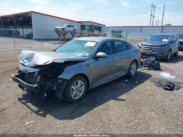 5XXGT4L36JG215952 2018 KIA OPTIMA - Image 2