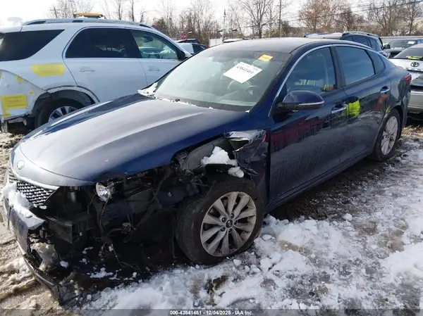 5XXGT4L36JG219564 2018 KIA OPTIMA - Image 2