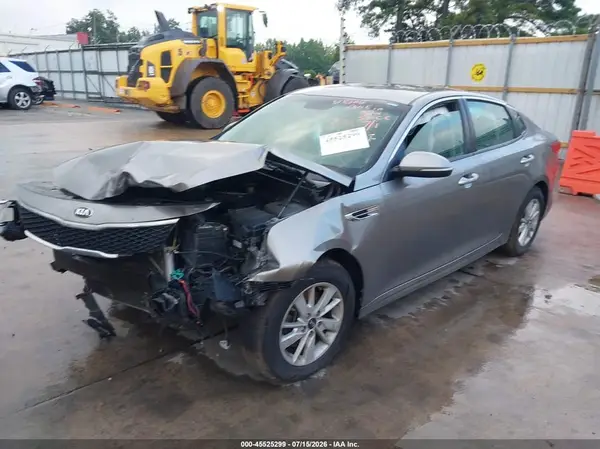 5XXGT4L36JG220360 2018 KIA OPTIMA - Image 2